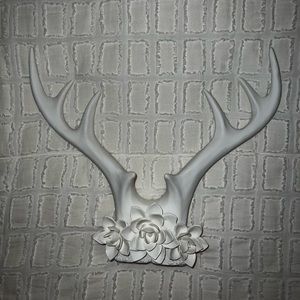 ANTLER HEAD WALL DECOR